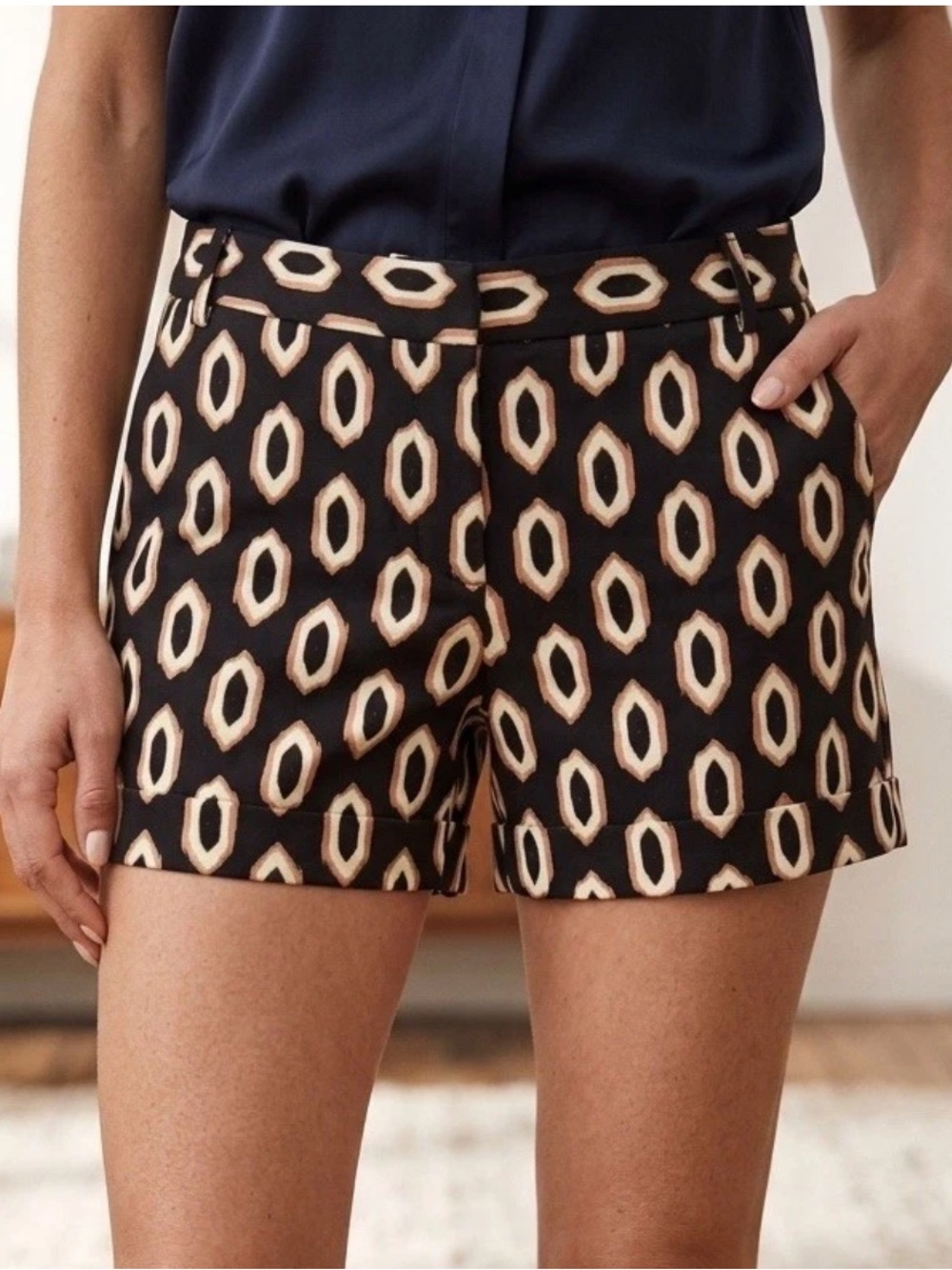 Attention contemporary fit shorts size 16